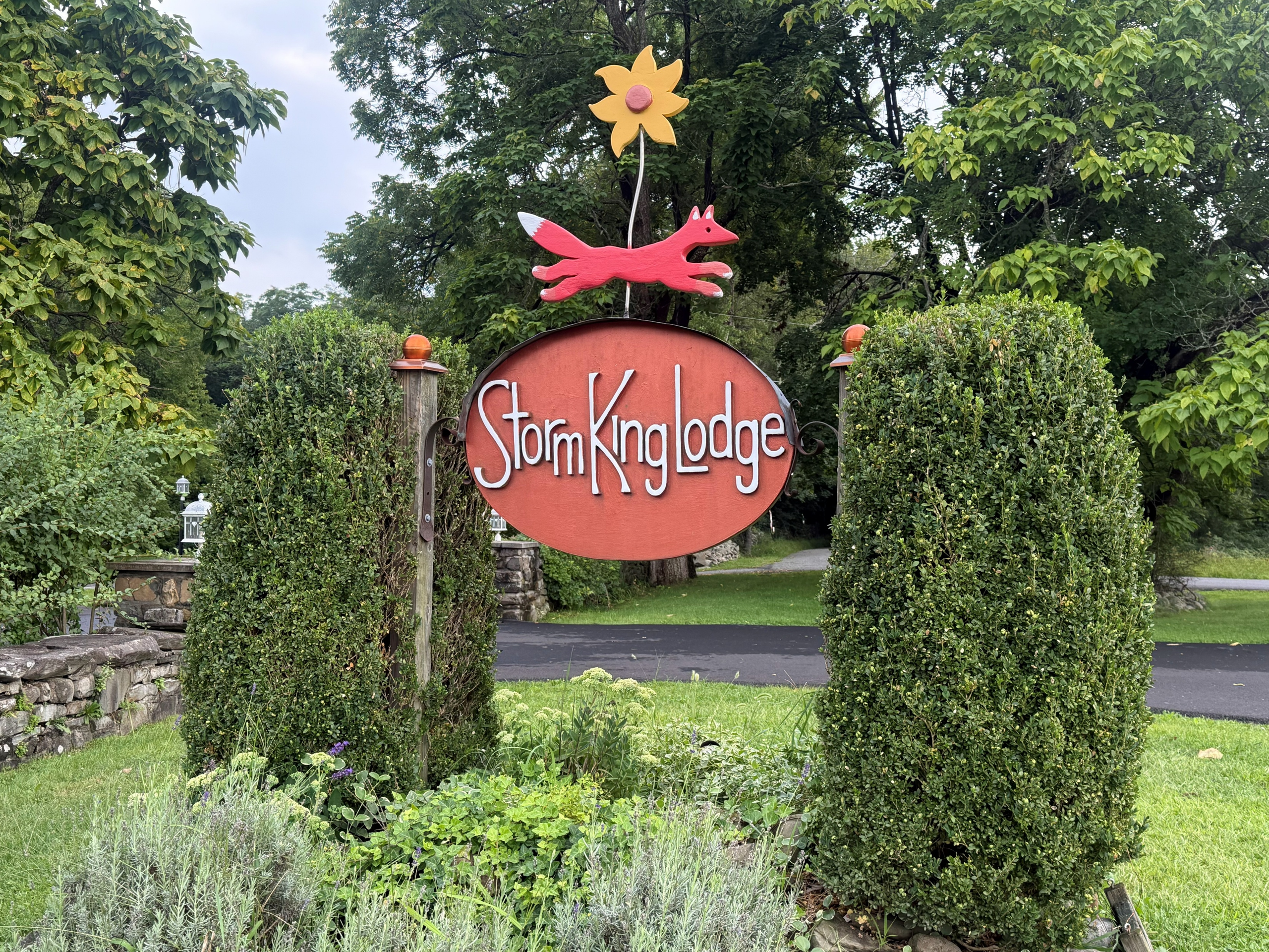 Storm King Lodge Road Sign