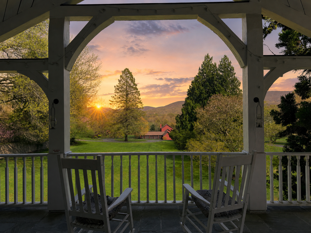 Entire Lodge Rental Storm King Lodge Veranda Sunrise